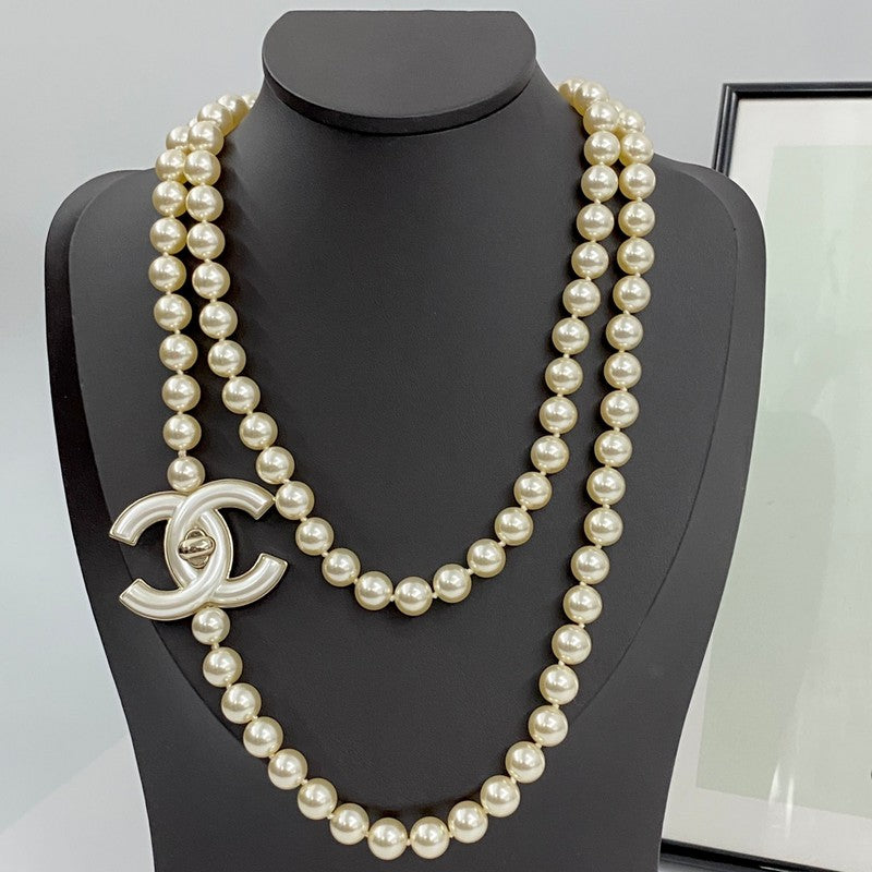 18K Chanel Pearl Chain Necklace