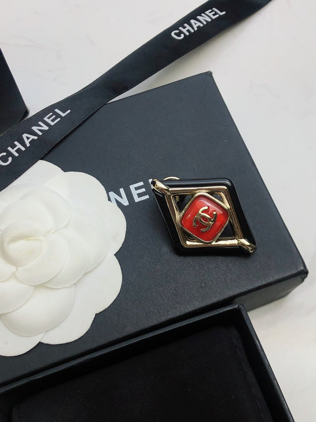 18K Chanel Rhombus Brooch