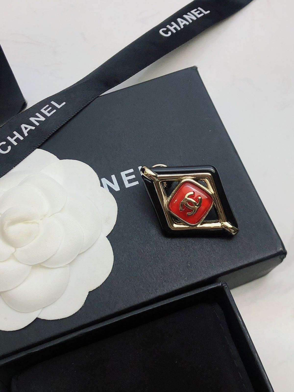 18K Chanel Rhombus Brooch