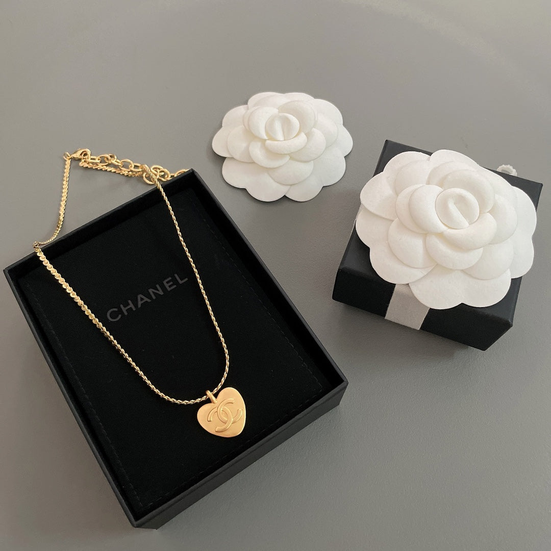 18K Chanel Vintage Necklace