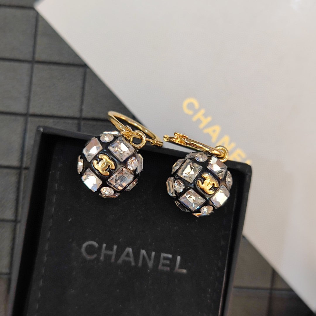 18K Chanel Round Crystals Earrings