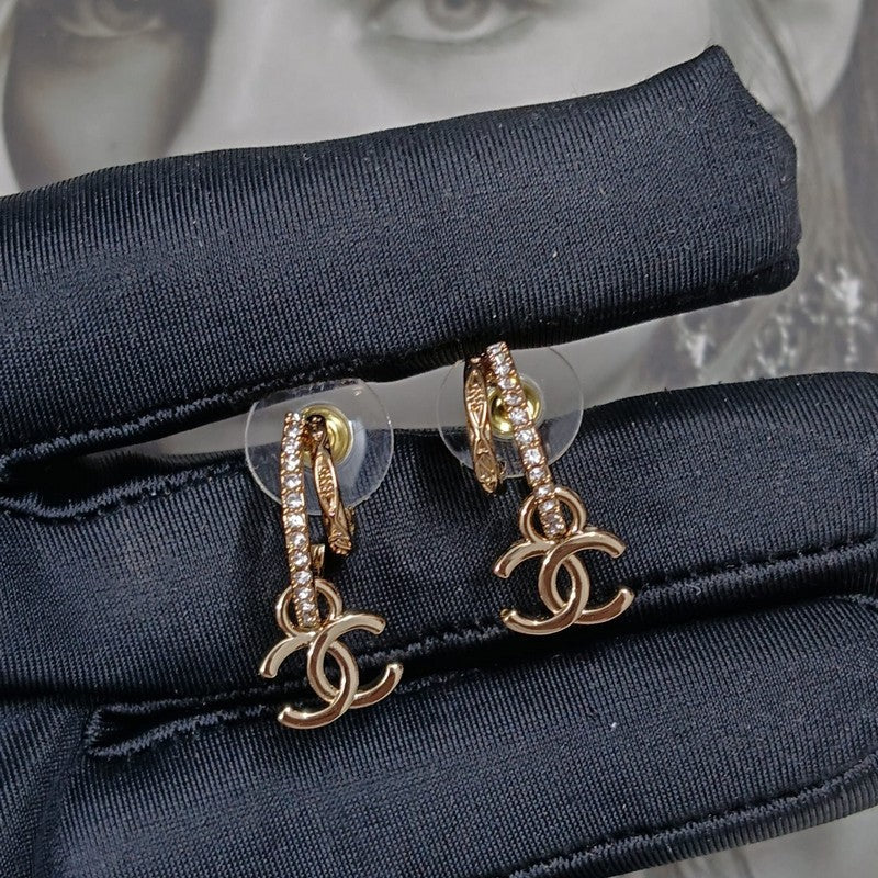 18K Chanel Vintage Gold Earrings