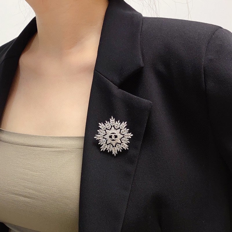 18K Chanel Flower Crystal Brooch