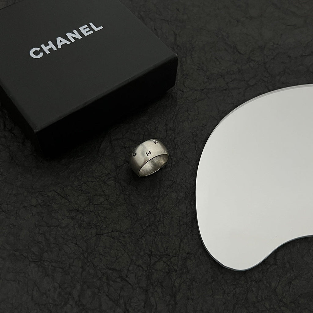 18K Chanel Vintage Ring
