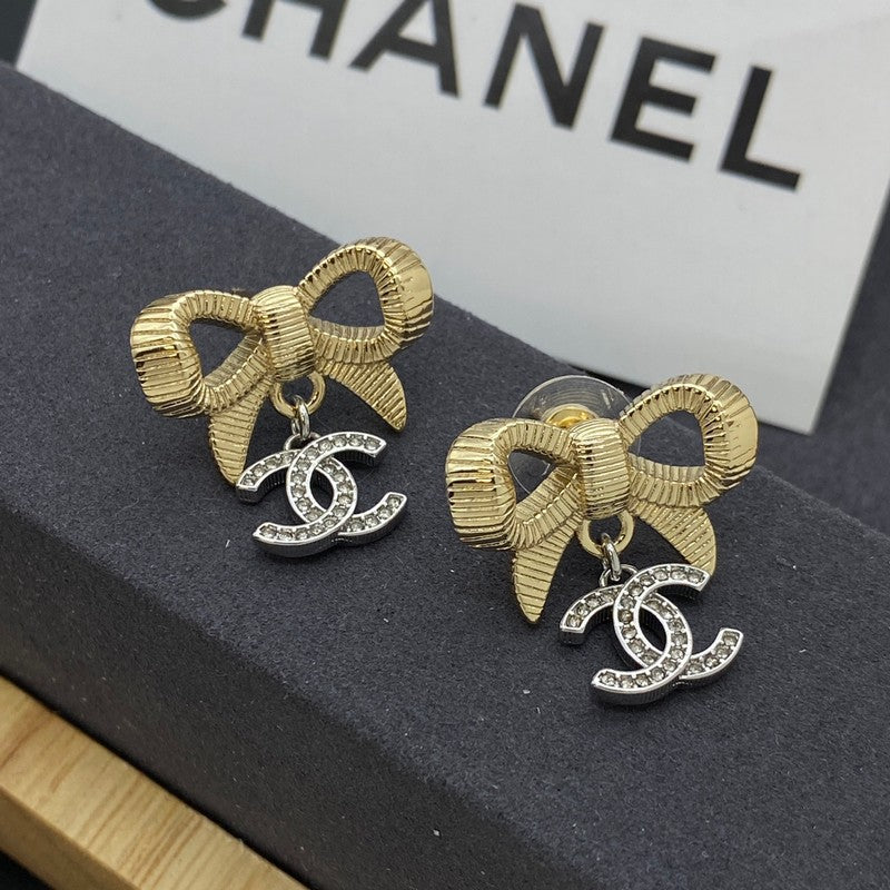 18K Chanel Bow Tie Gold Earrings