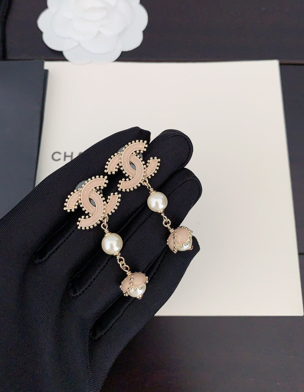 18K Chanel Pearl Crystals Earrings