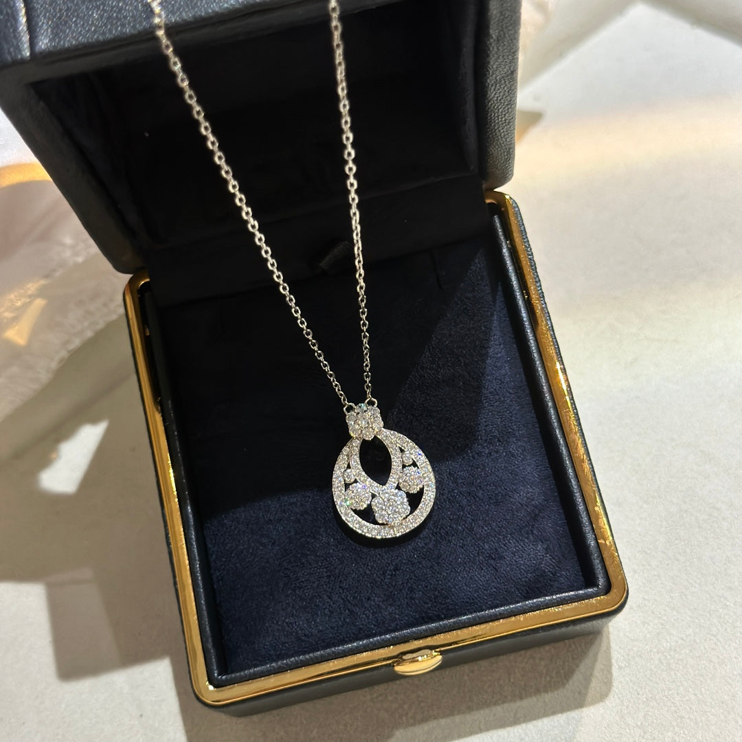 18K Van Cleef & Arpels Snowflake Necklace