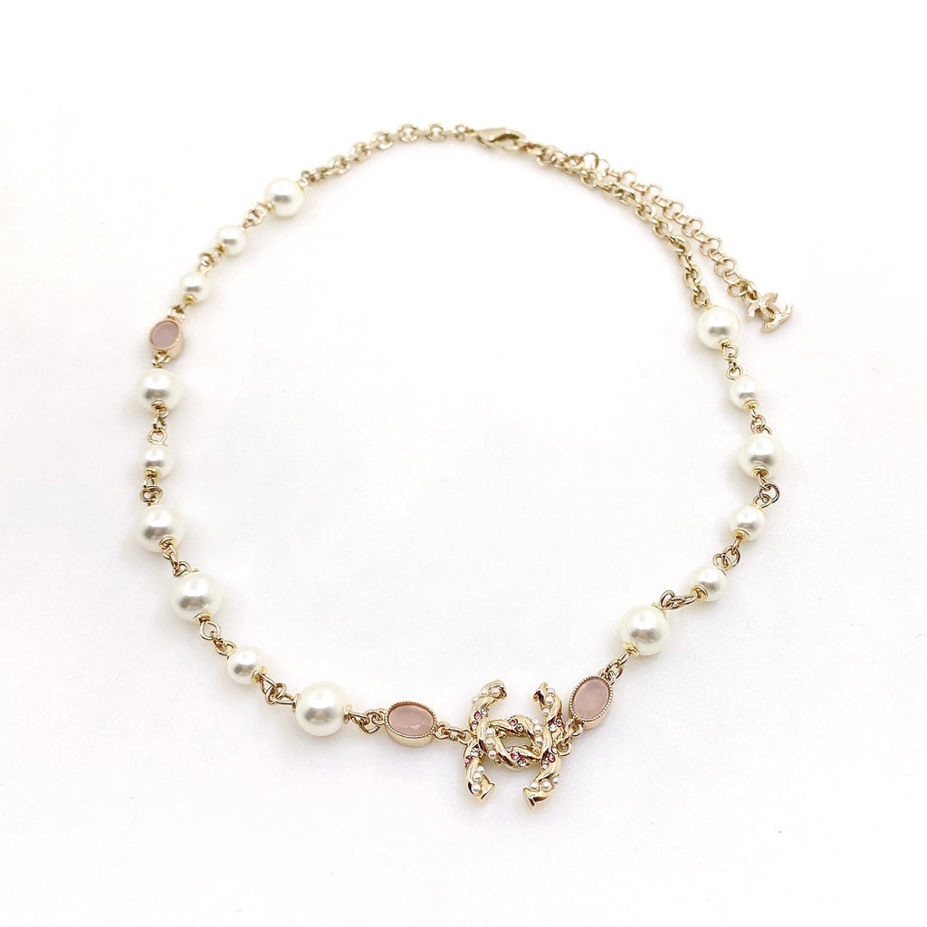 18K Chanel Pearls Necklace