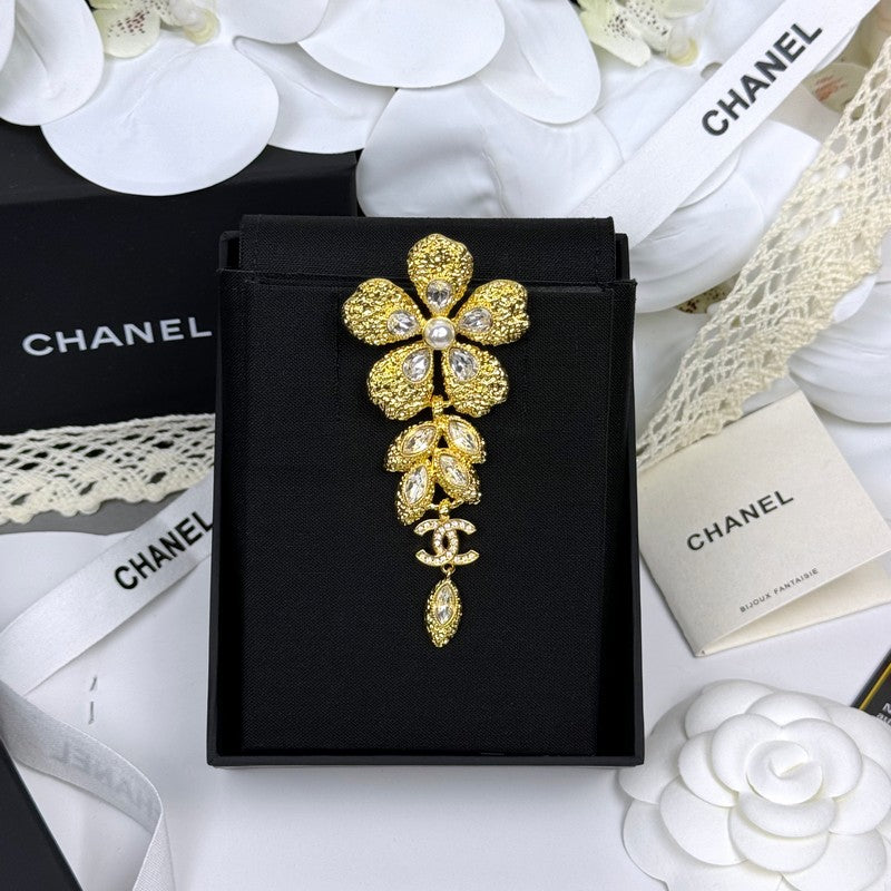 18K Chanel 26C Flower Crystal Drop Gold Brooch