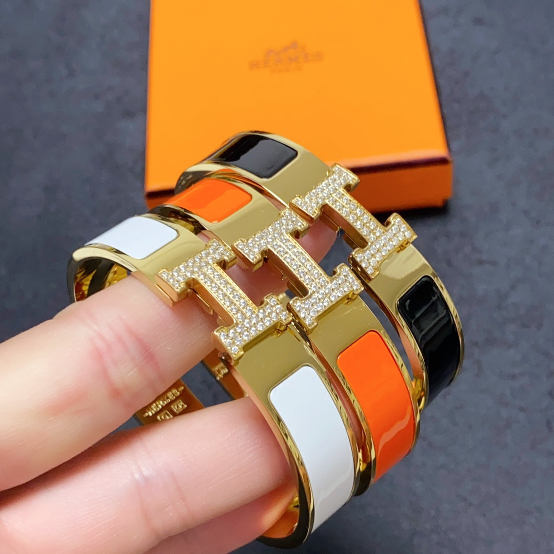 18K Clic Hermès Diamond Bracelet