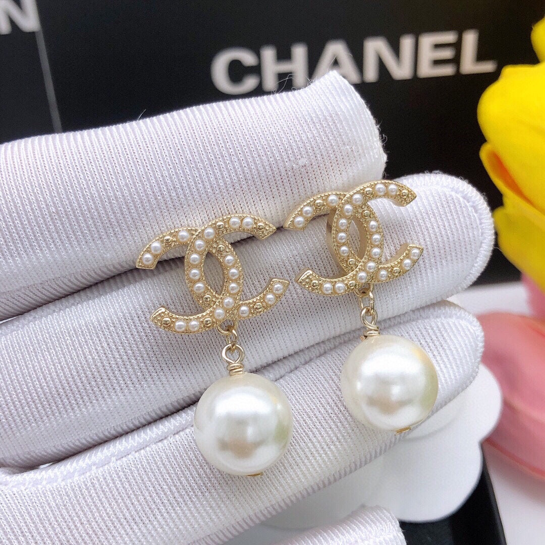 18K Chanel Pearl Drop Earrings