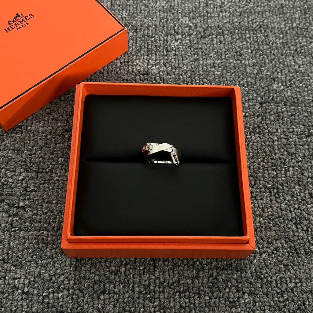 18K Kelly Gavroche Hermès Ring