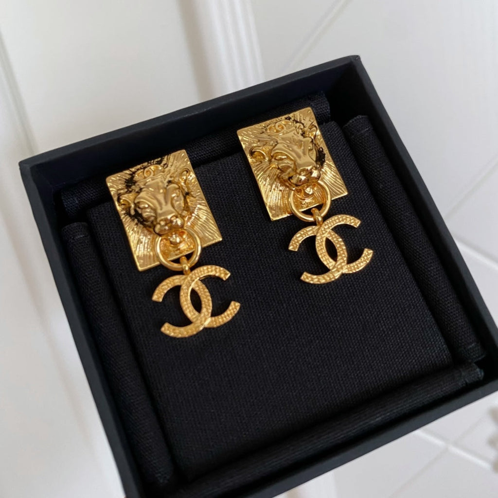 18K Chanel Lion Sharp Earrings