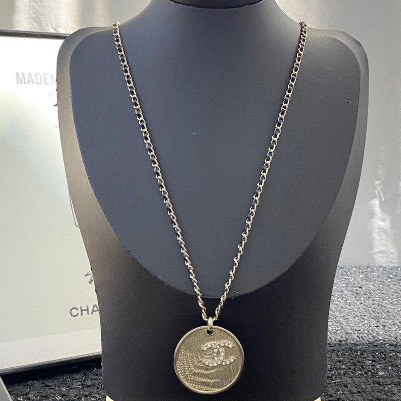18K Chanel 22S Vintage Necklace