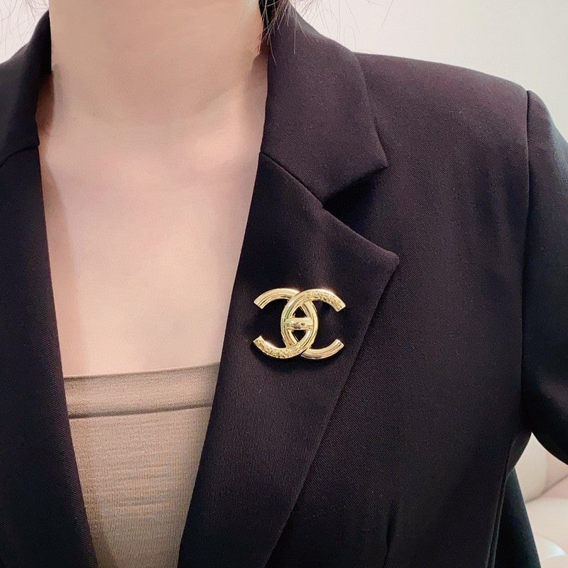 18K Chanel Paris Gold Brooch