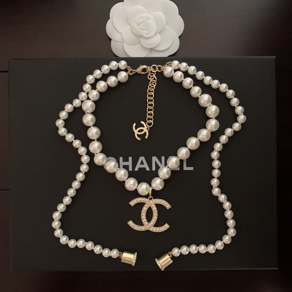 18K Chanel Pearls Long Necklace