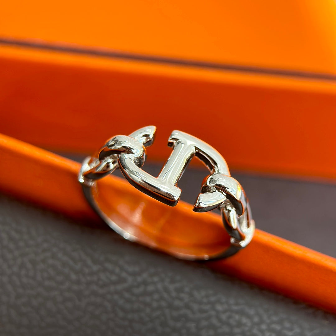 18K Farandole Hermès Ring