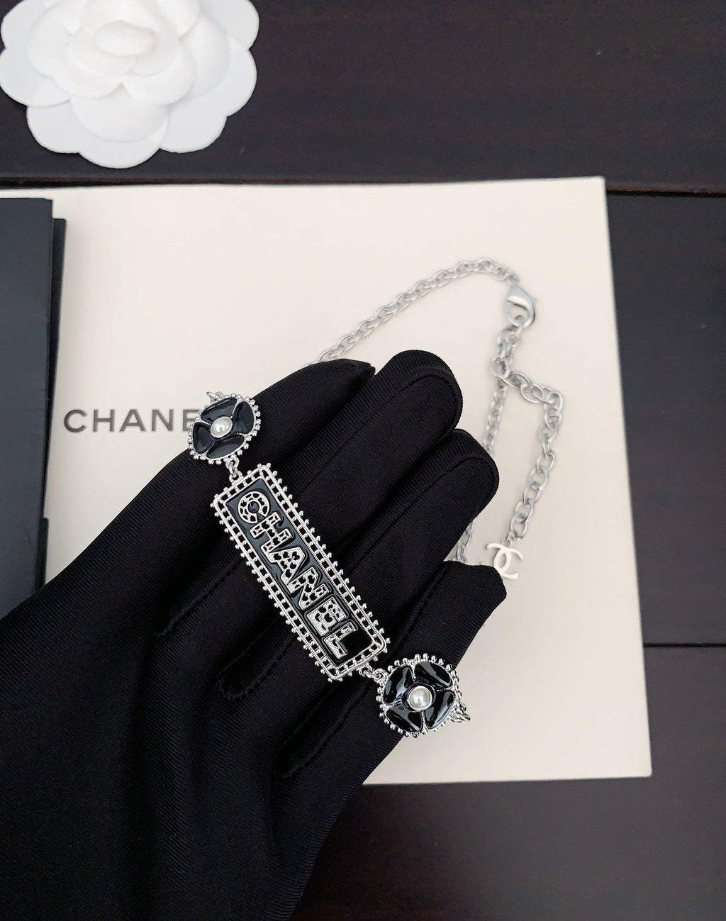 18K Chanel Resin Diamonds Necklace