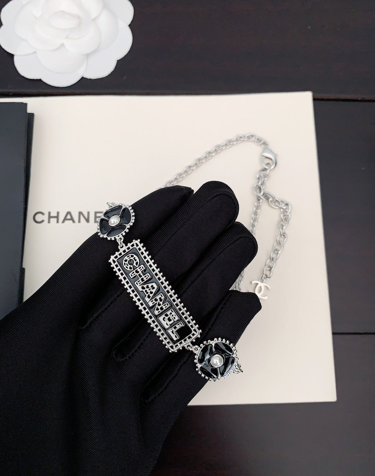 18K Chanel Resin Diamonds Necklace
