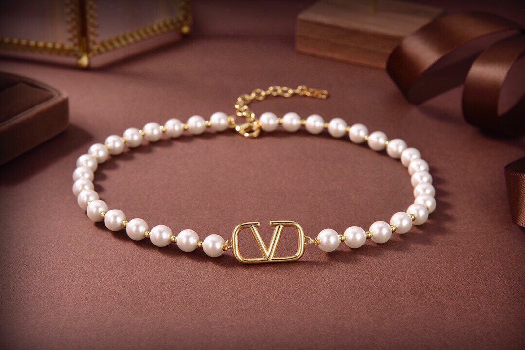 18K Valentino VLogo Pearls Choker Necklace