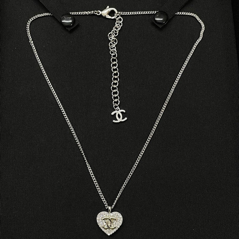 18K Chanel Diamond Heart Necklace