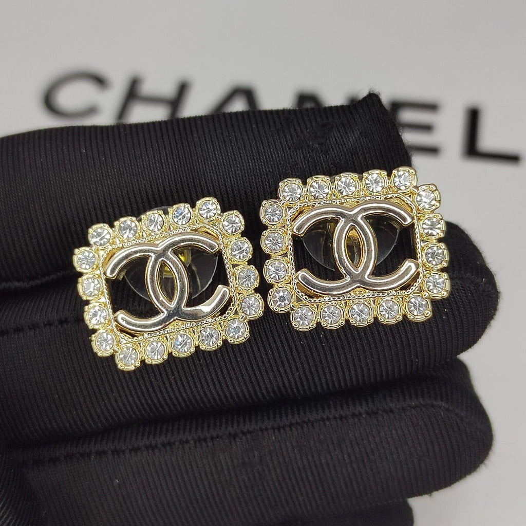 18K Chanel Diamonds Earrings