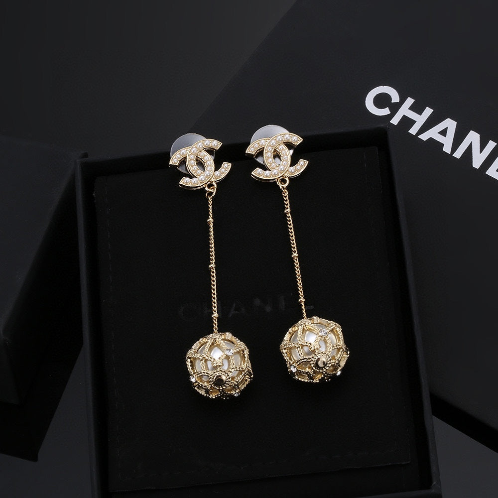18K Chanel Pearl Long Earrings