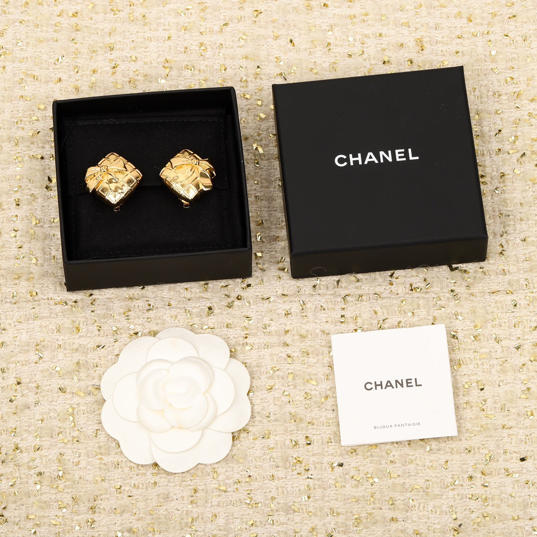 18K Chanel Vintage Earrings