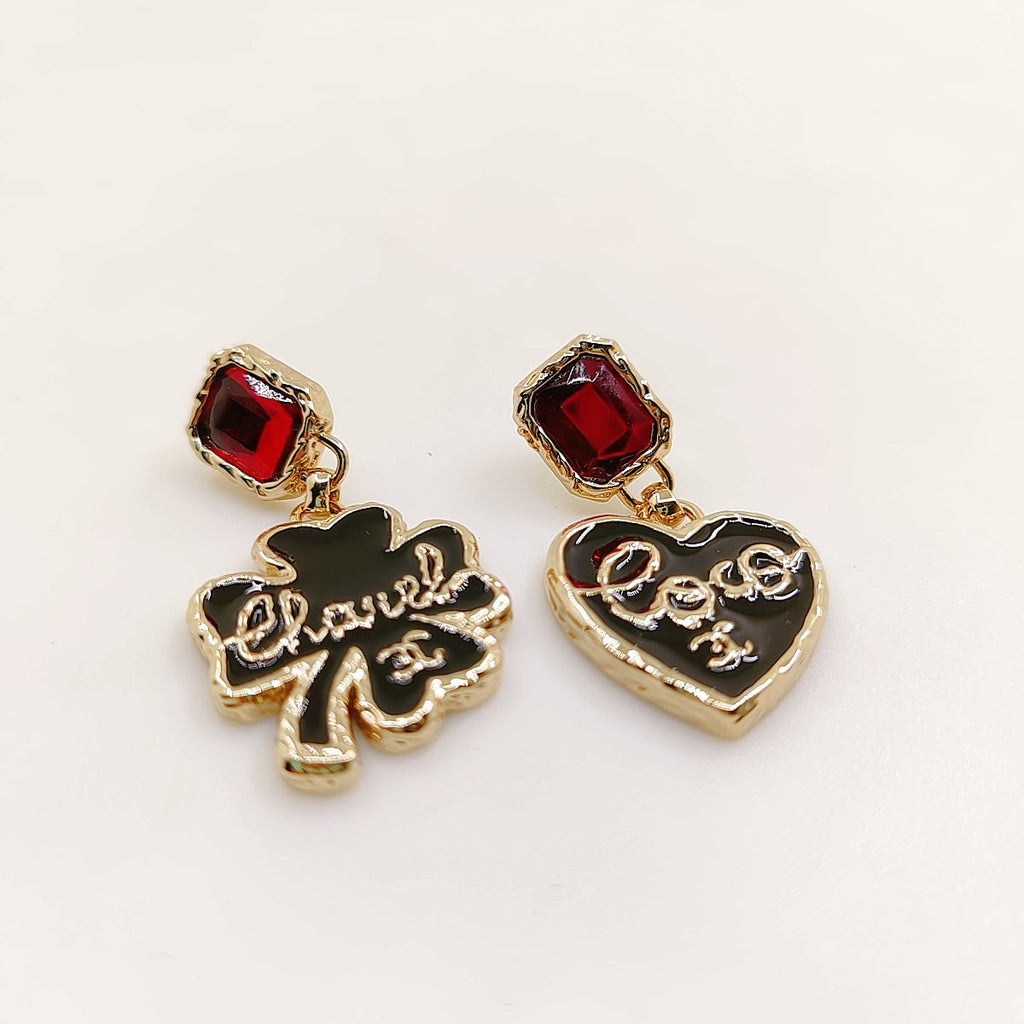 18K Chanel Heart Earrings