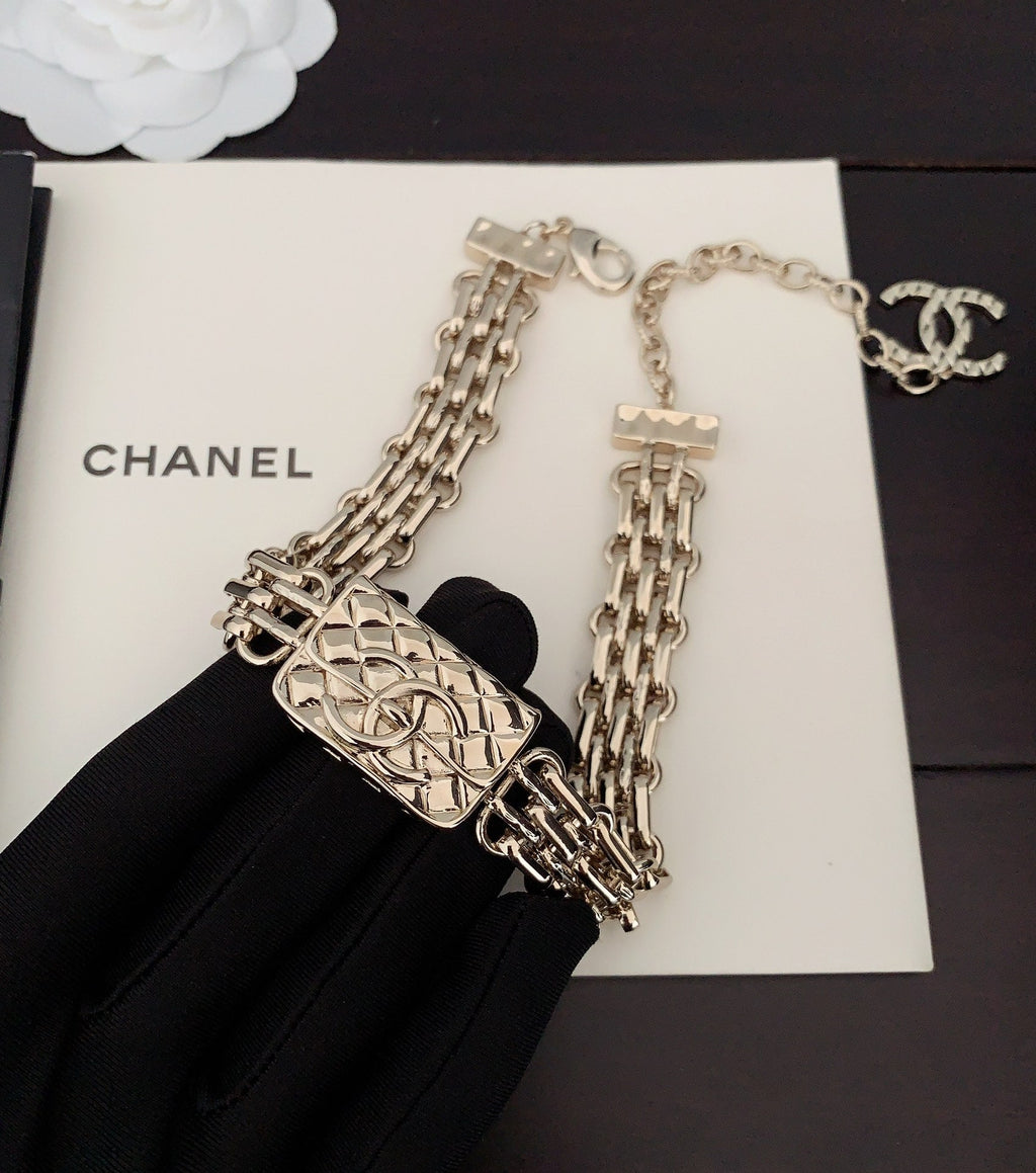 18K Chanel Gold Chain Necklace