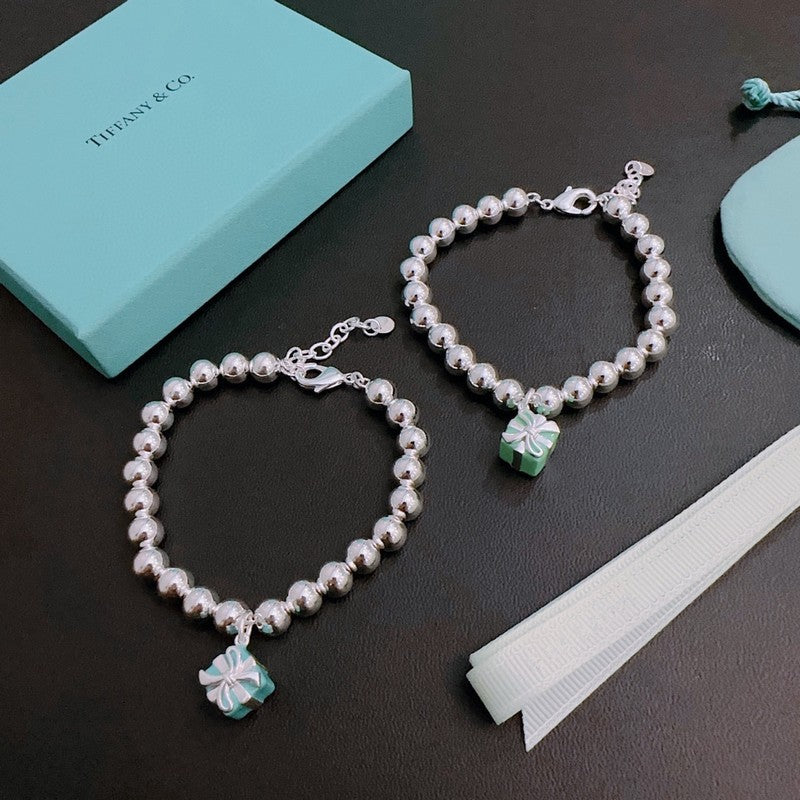 18K Return to Tiffany & Co. Blue Gift Box Bracelet