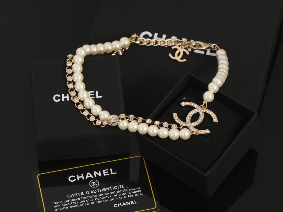 18K Chanel Pearls Necklace