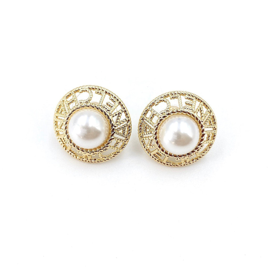 18K Chanel Pearl Round Earrings