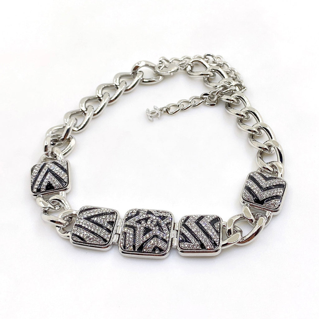 18K Chanel Star Diamonds Necklace