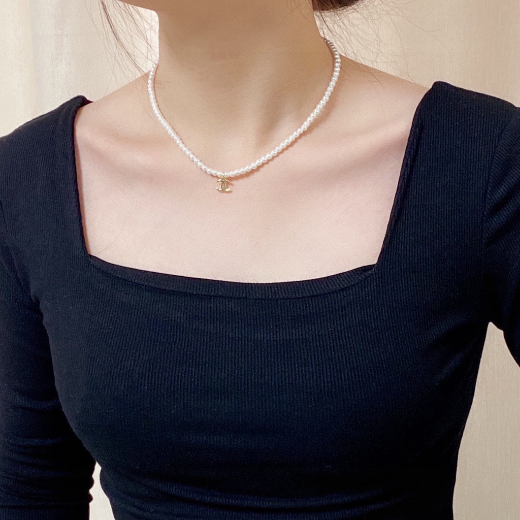 18K Chanel Pearls Choker Necklace