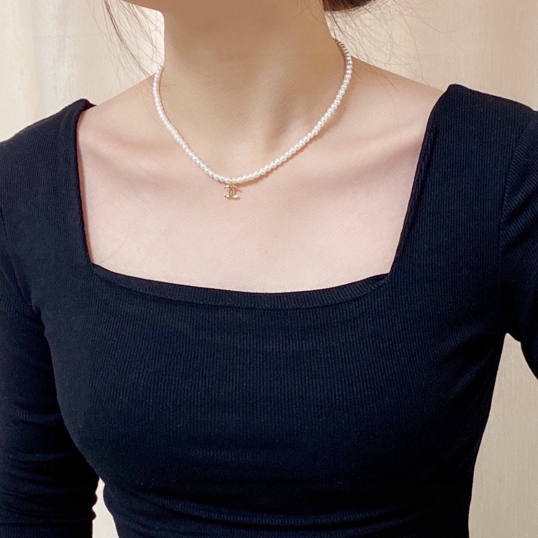 18K Chanel Pearls Choker Necklace