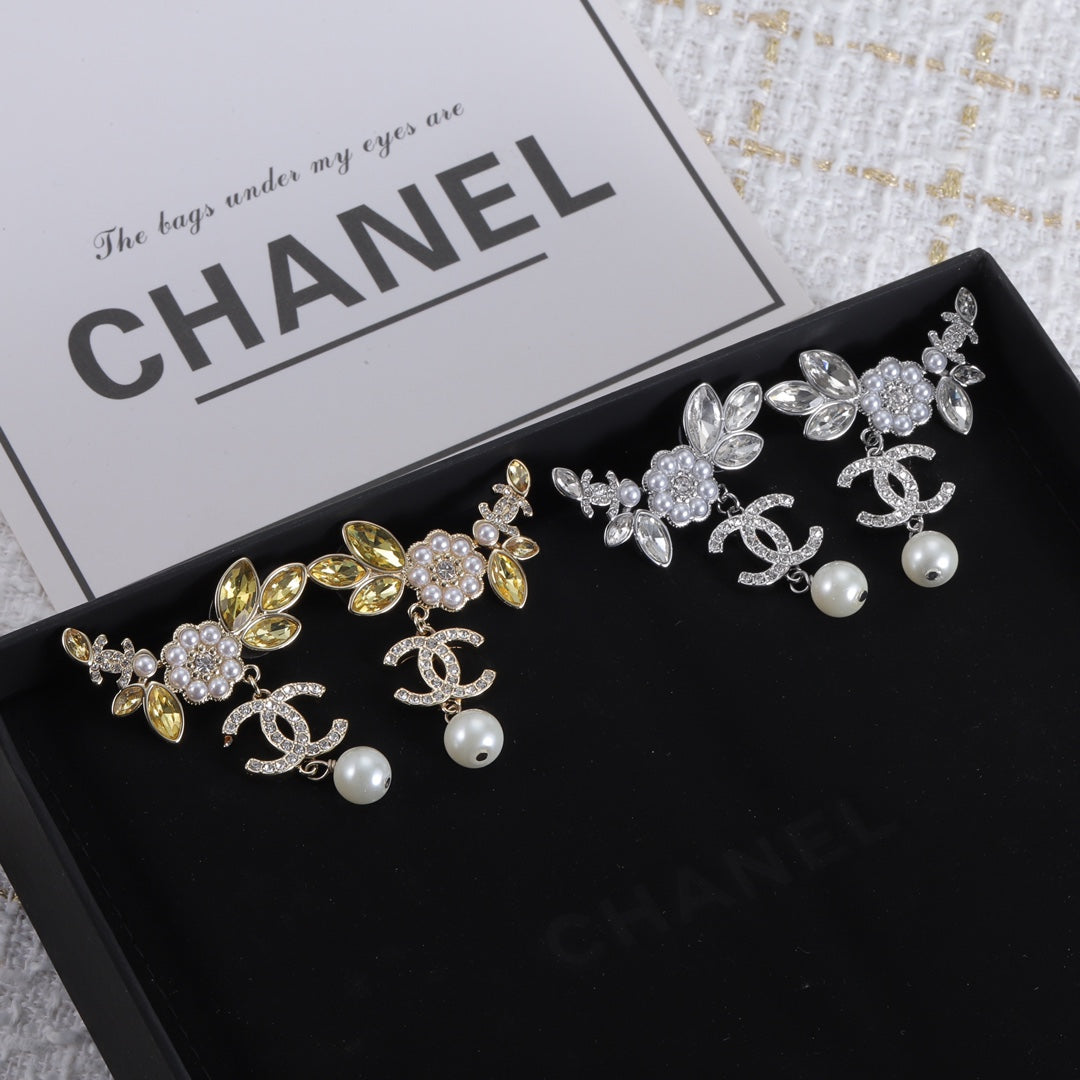 18K Chanel Flower Crystals Earrings