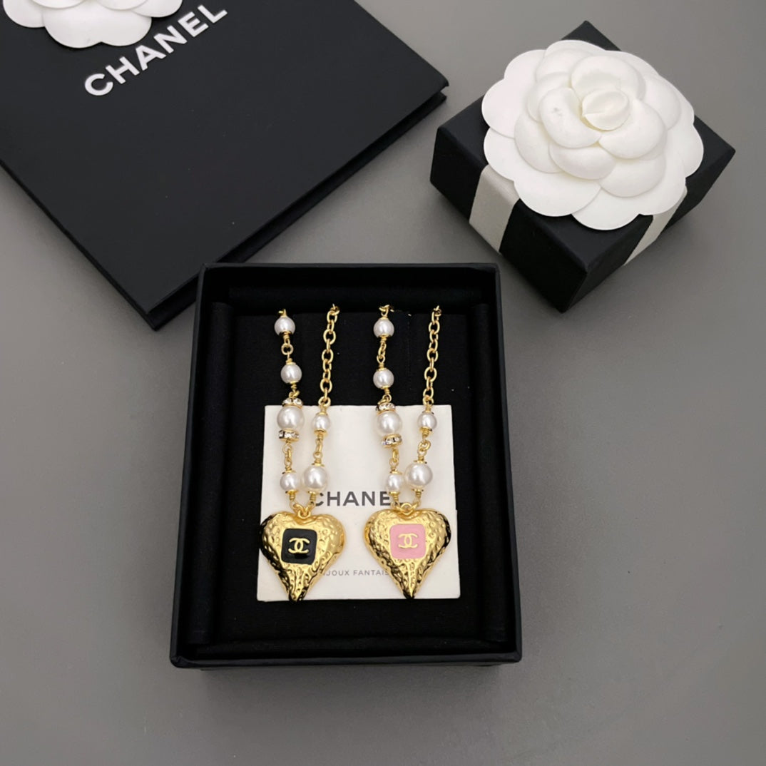 18K Chanel Pearls Chain Necklace