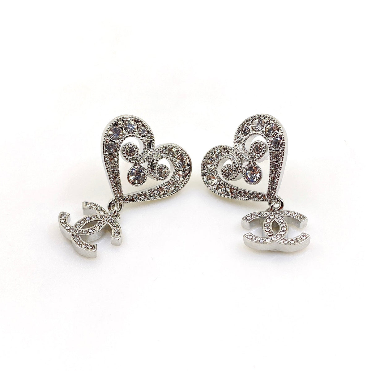 18K Chanel Heart Diamond Earrings