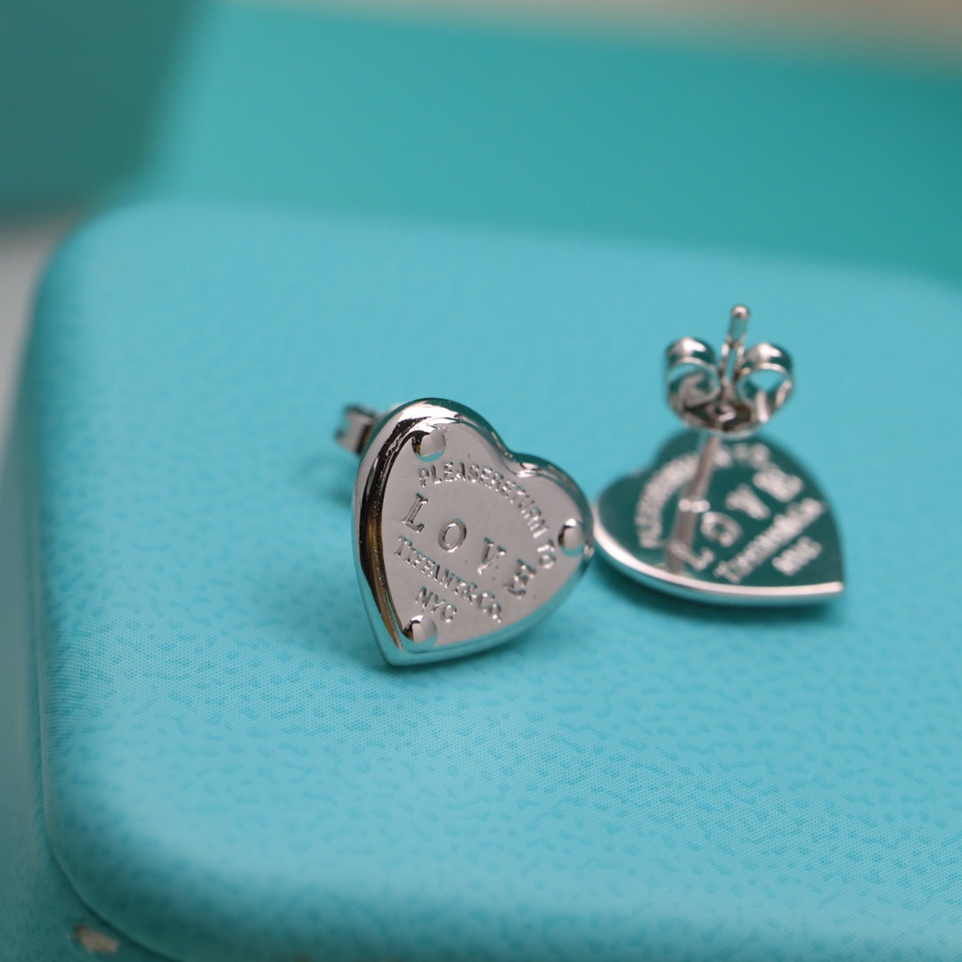 18K Return to Tiffany & Co. Love Earrings