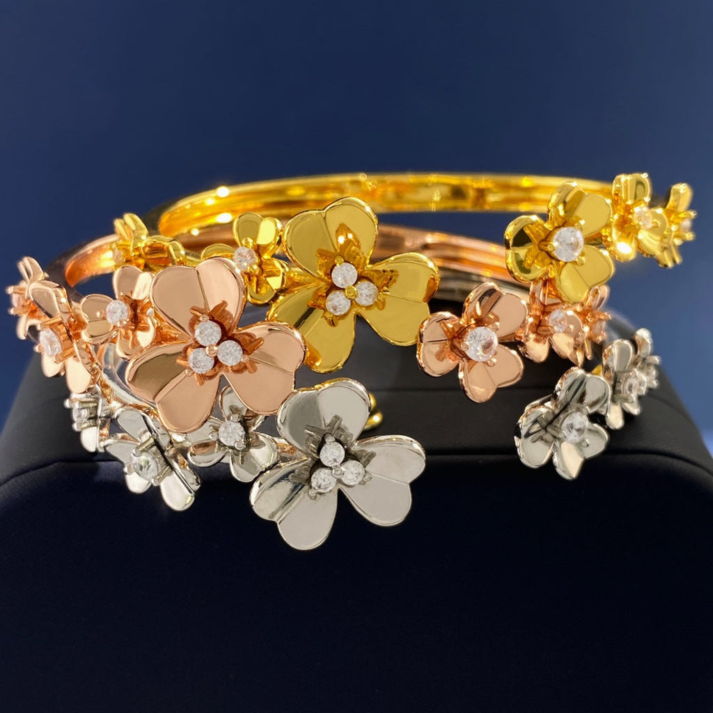 18K Van Cleef & Arpels Frivole Seven Flowers Bracelet