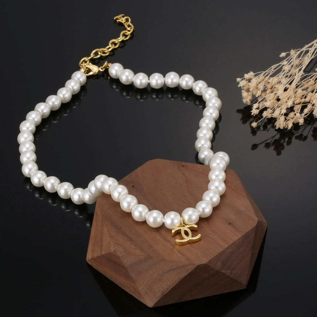 18K Chanel Pearls Necklace