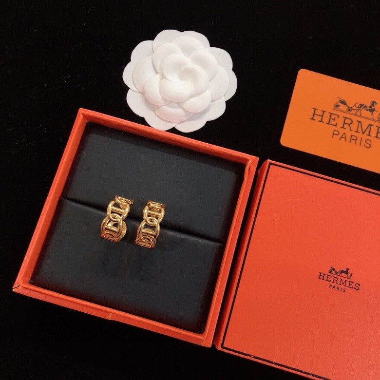18K Chaine D'Ancre Enchainee Hermès Earrings
