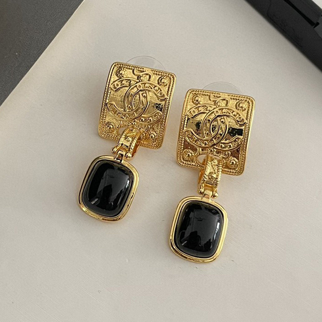 18K Chanel Black Pearl Earrings
