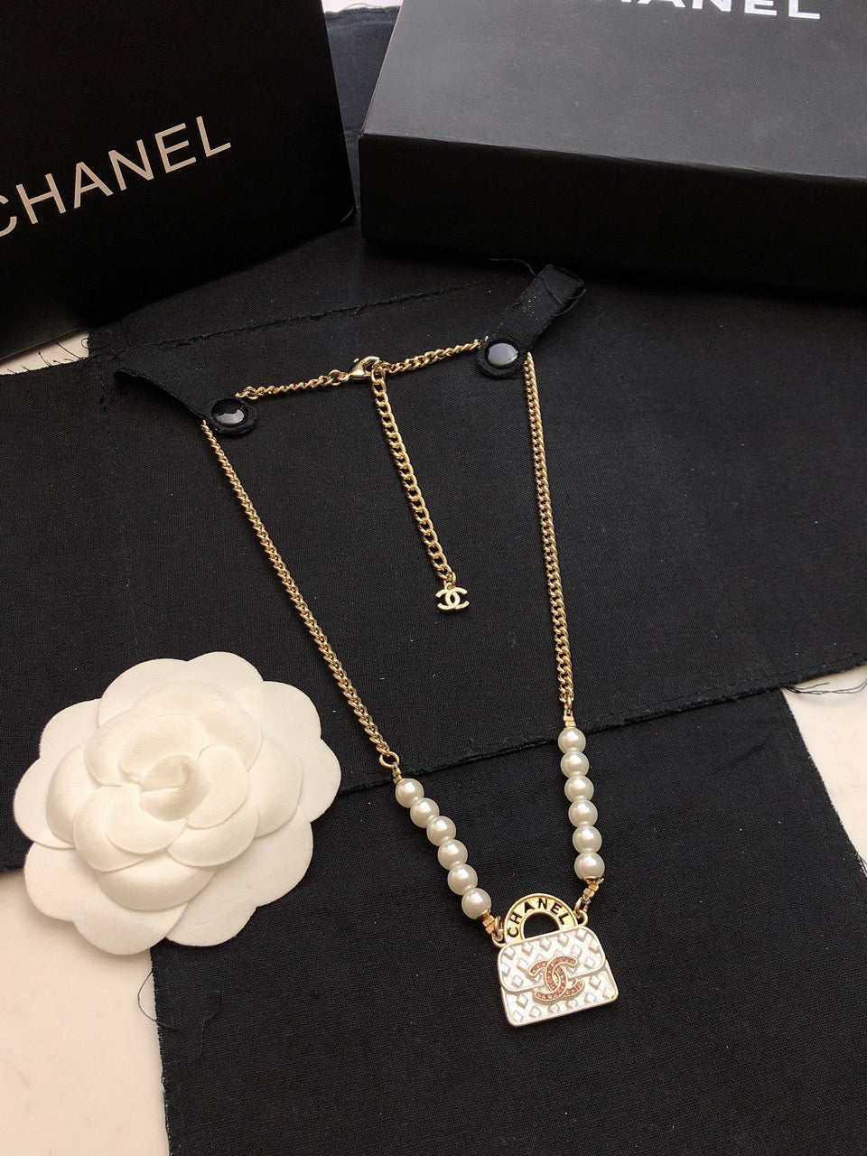 18K Chanel Pearls Bag Pendant Necklace