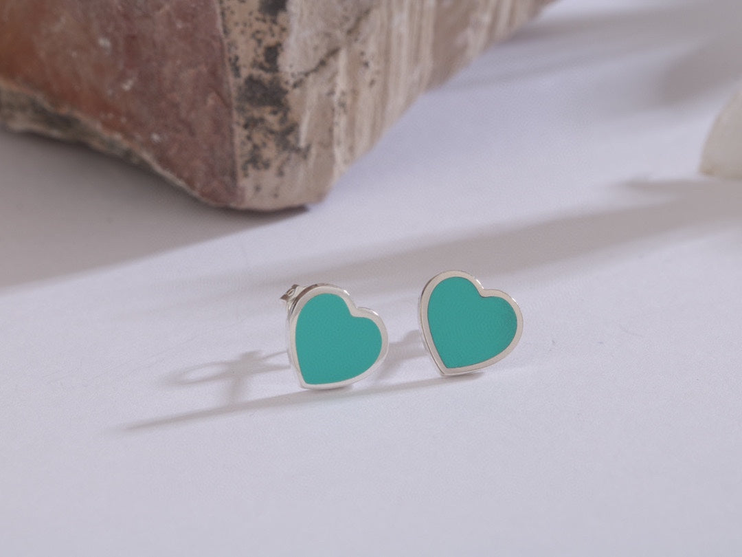 18K Return to Tiffany & Co. Heart Earrings