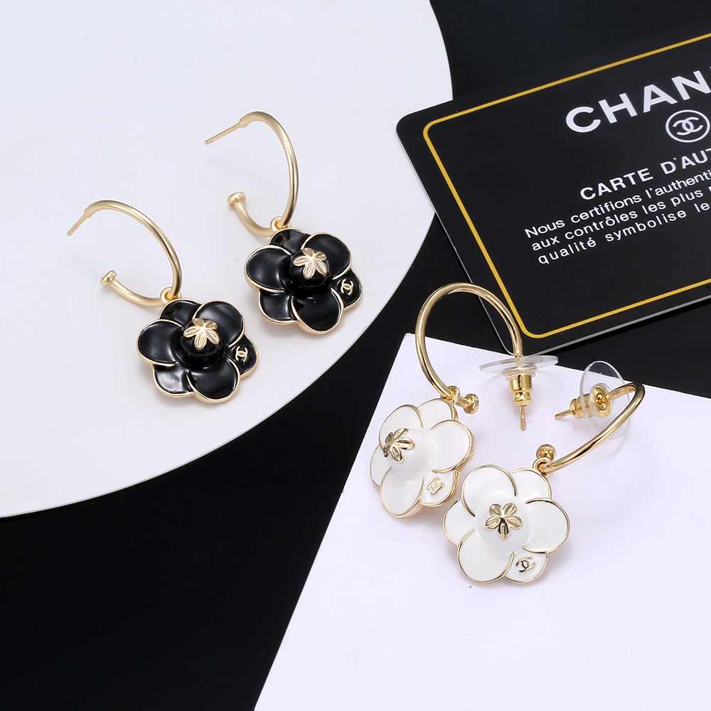 18K Chanel Flower Earrings