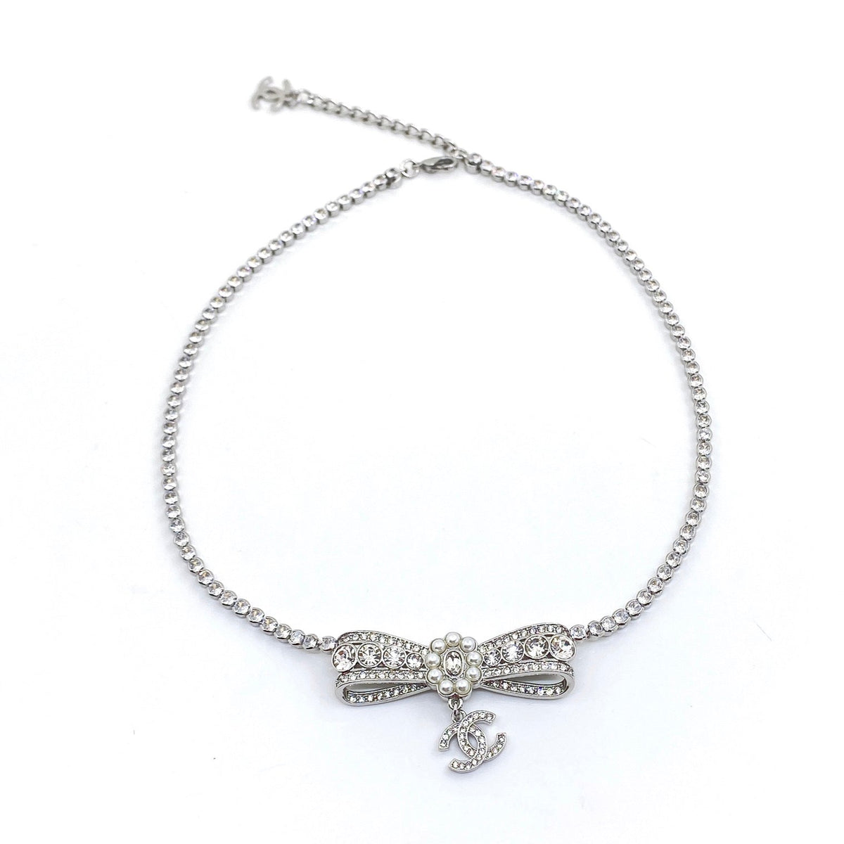 18K Chanel Diamonds Bow Tie Necklace