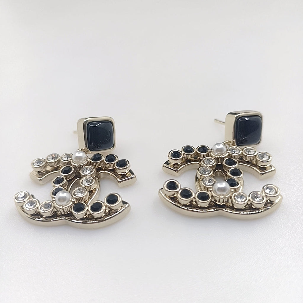 18K Chanel Black Crystals Earrings
