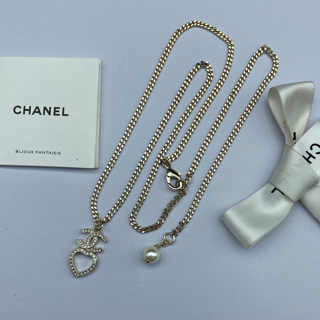 18K Chanel Heart Chain Necklace